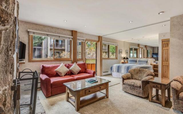 Laurelwood Condominiums Studio Premier Unit 407