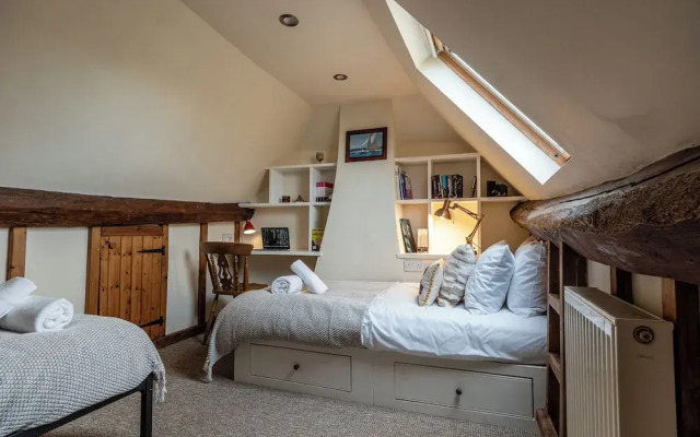 The Threshing Barn-Stunning 5 BD Retreat