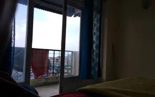 Peak 2 Peaks Adventures and Hotel