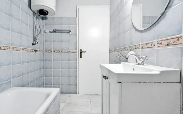 Athens Divas Velvet Gold Suites