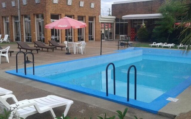 Brisas Del Rio Apart Hotel