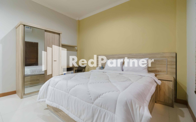 Villa Green Apple Garden Blok M RedPartner