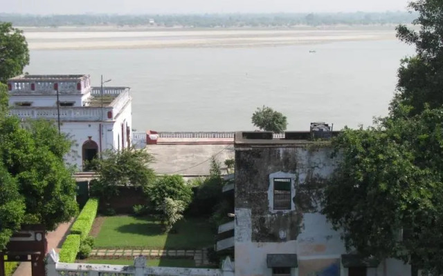 Ganga Love Luxe Guest House