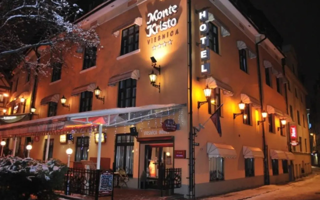 Monte Kristo Hotel