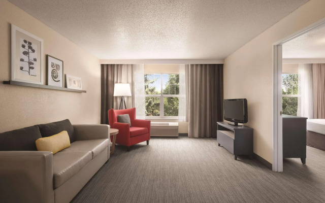 Country Inn & Suites by Radisson, Cottage Grove, MN