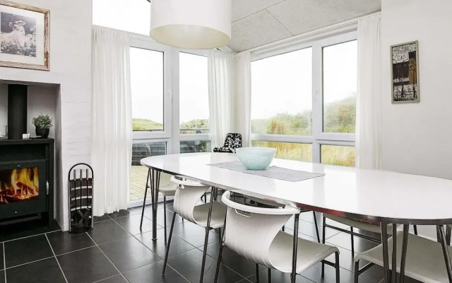 10 Person Holiday Home in Lokken-by Traum