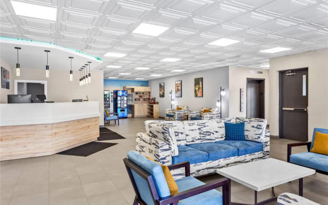 Suburban Studios Charleston - Civic Center