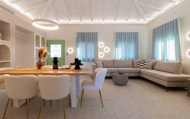 Pnoe Luxury Villa