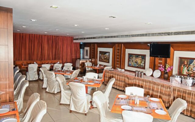 FabHotel RR Grand Daba Garden