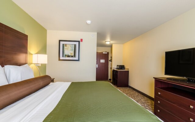 Cobblestone Hotel & Suites - McCook