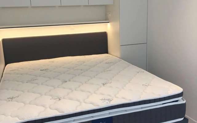 Studio 4 pers met Frontaal Zeezicht & privé zwembad Oostende