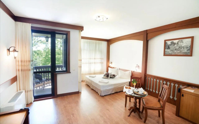 Boutique Complex Trakiets
