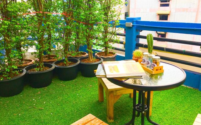 The neighbor hoot hostel & cafe
