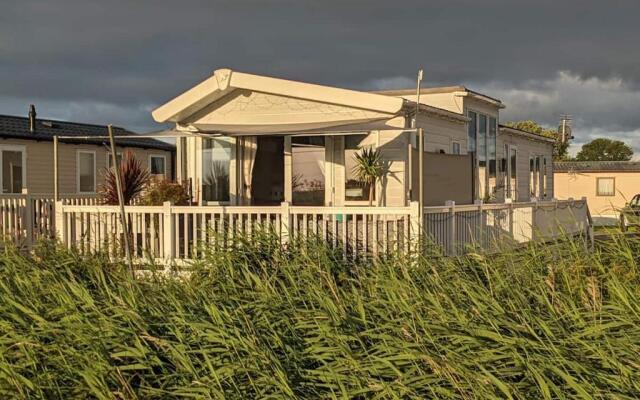 Waterman’s retreat holiday villa in Alberta park