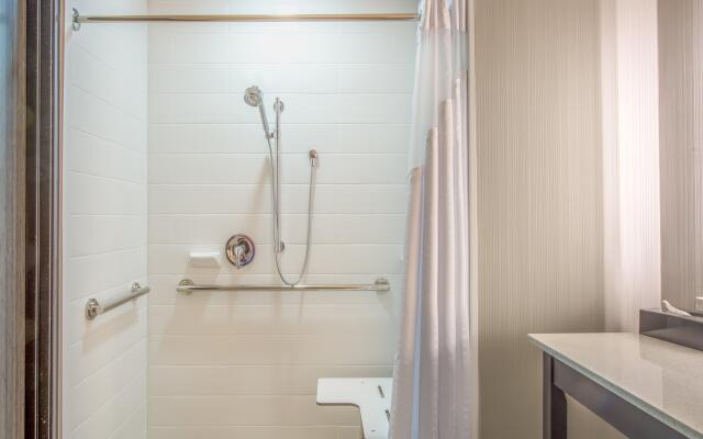 Holiday Inn Express & Suites Shawnee-Kansas City West by IHG