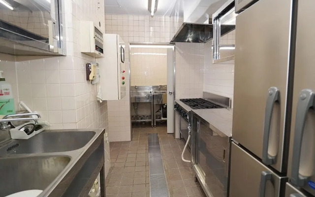 Tobi Hostel and Apartments