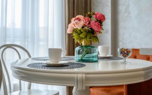 Apartment with Sea View near Park Shevchenko