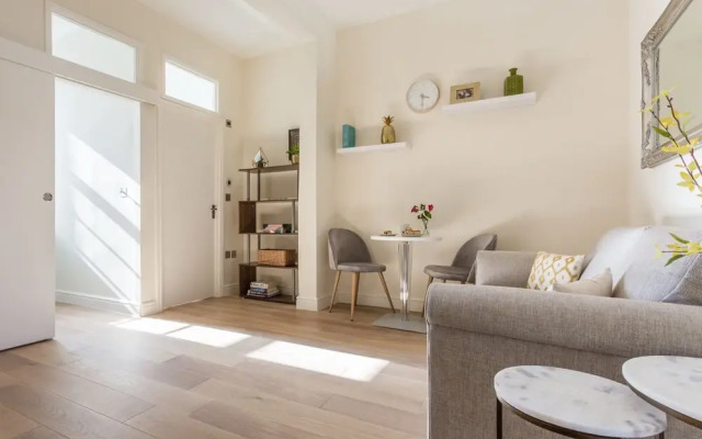 Modern 2BR Townhouse with Private Terrace