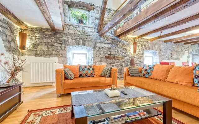 Countryside House Gal