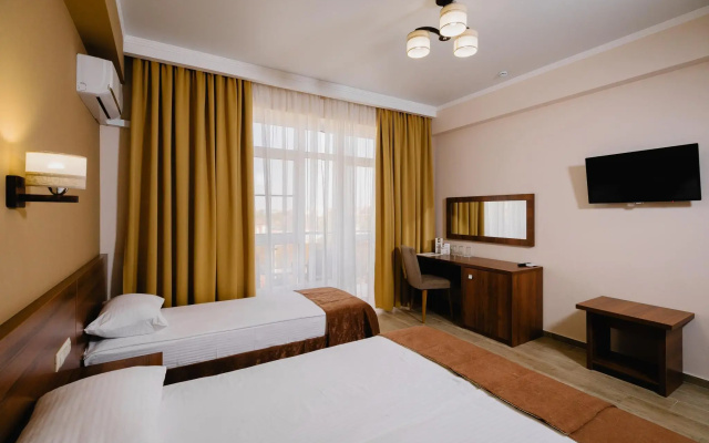 Family Pride Inn (Фэмили Прайд Инн)
