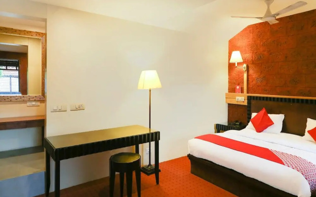 Raj Palace By OYO Rooms