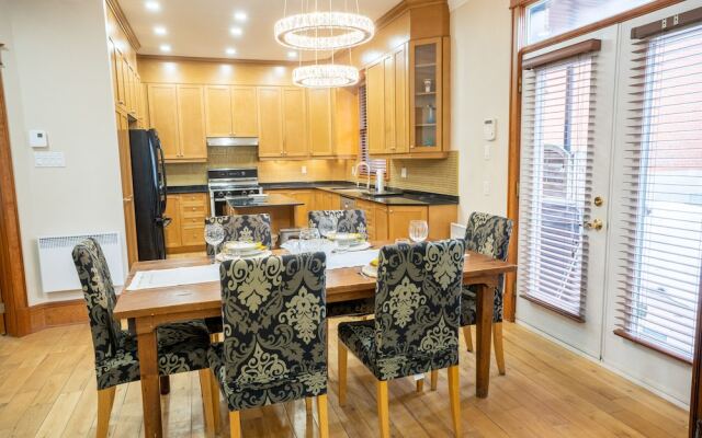 Chic 2BR near Little Italy 5min to Metro