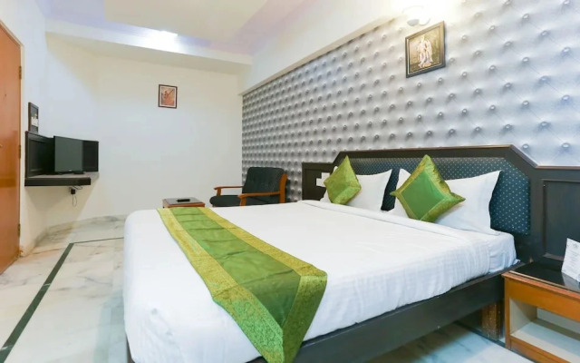 Hotel Adarsha Inn