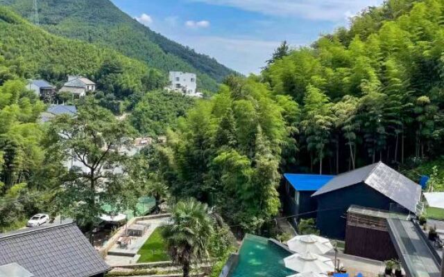 Yee Choi Hotels & Resorts