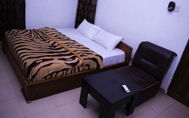 Day By Day Hotel