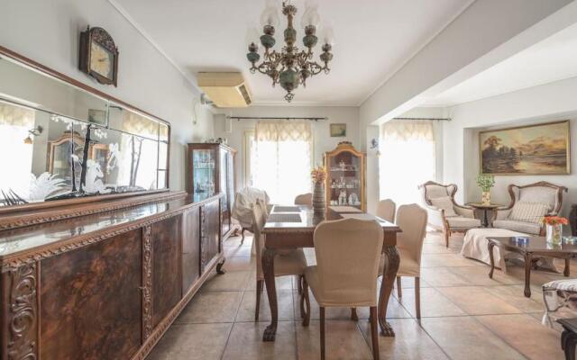Seaside 2BR apartment in Varkiza 2mins walk from beach