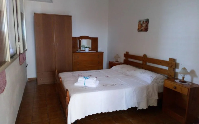 Villa dai gigli rossi