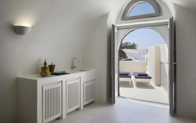 Elysian Santorini