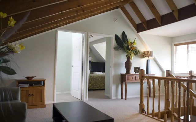 Ainslie Manor B&B