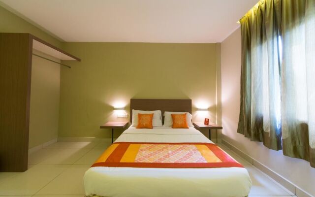 OYO Rooms Sentul KTM Station