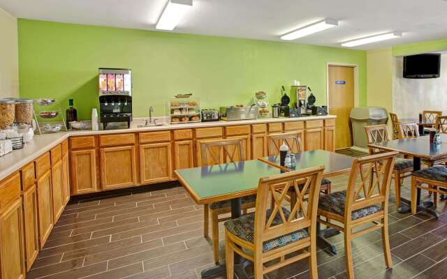 Microtel Inn & Suites by Wyndham Statesville