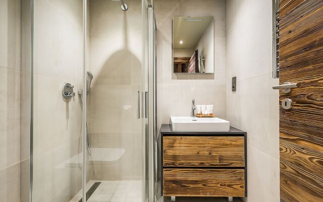 Moulin II - Design Chalet With Private Hot-tub and Garden