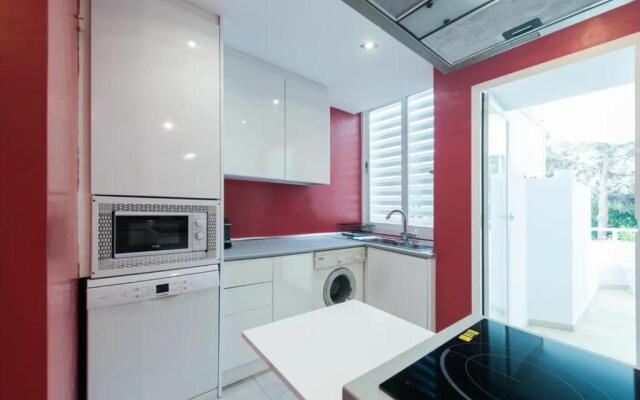 Charming 2 Bedroom Trocadero Arena area