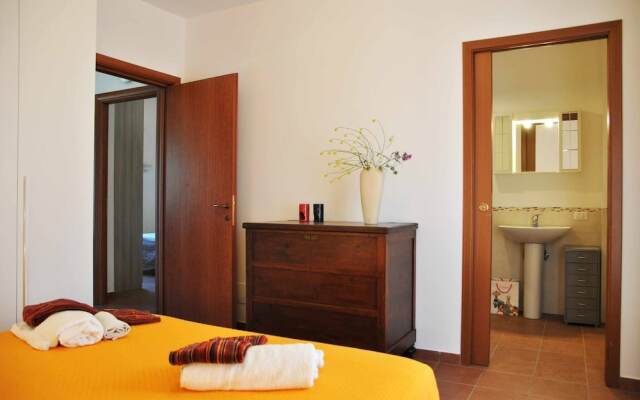 Red Roses Flat in a Semi-detached Villa