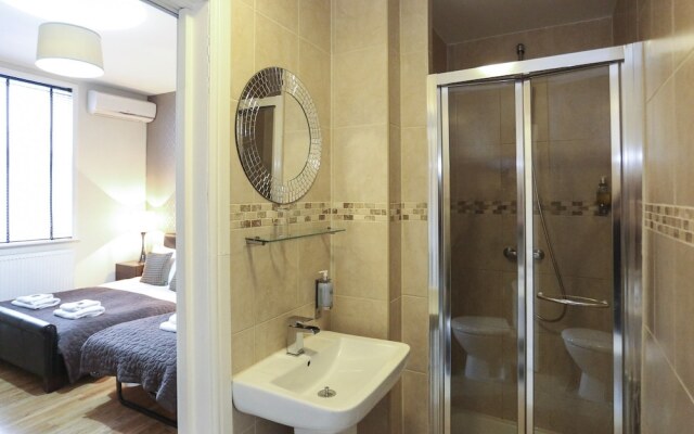 Aviva Guest House
