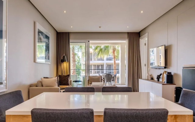 Modern Waterfront Apartment w Canal Views Gulmarn 201