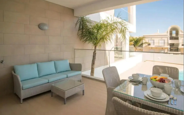 Modern Ocean Front Apartment