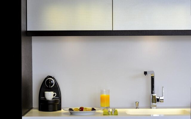 Vernazza Suites Hotel