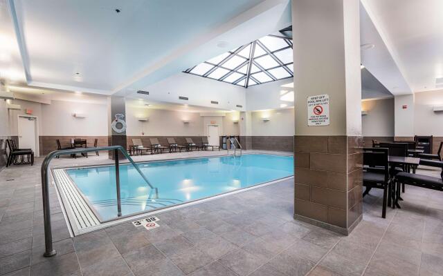 Hilton Indianapolis Hotel & Suites