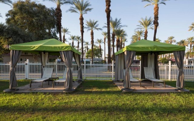 Palm Springs Camping Resort Cabin 3
