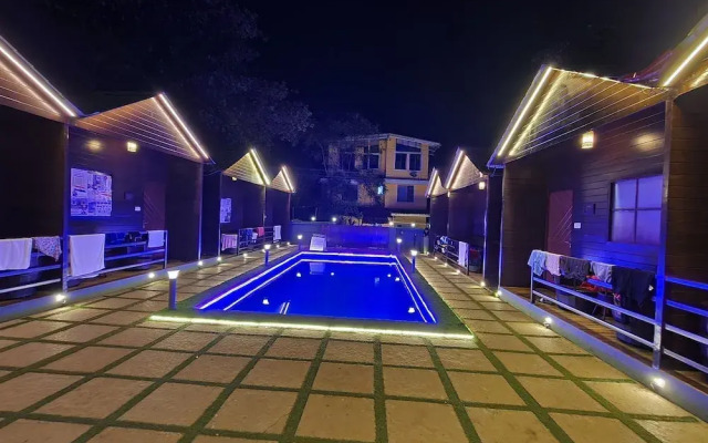 Wood House Beach Resort
