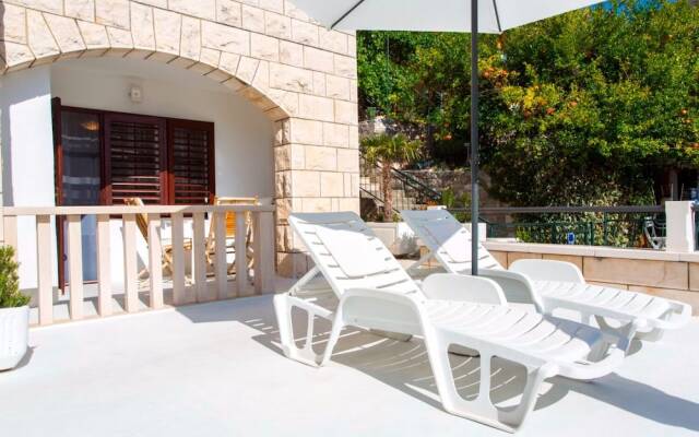 Hope - 30m to the sea & Seaview - R1