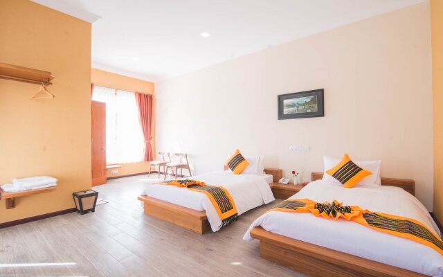 Royal Airstrip Hotel