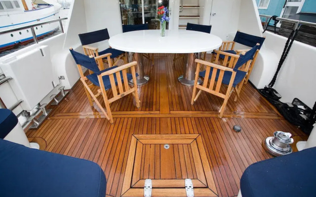United Spirit Yacht