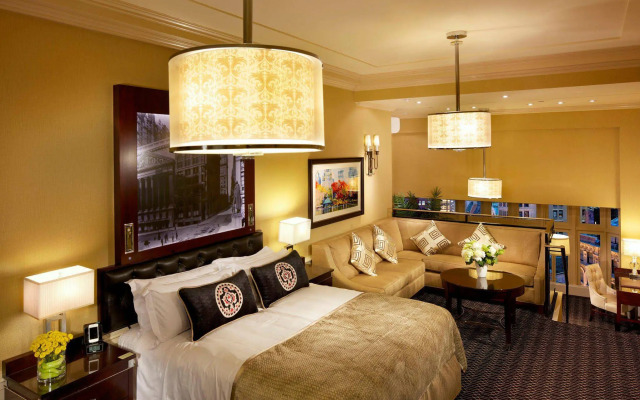 The Algonquin Hotel Times Square, Autograph Collection