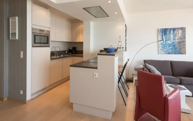 Tasteful Apartment Near the Beach